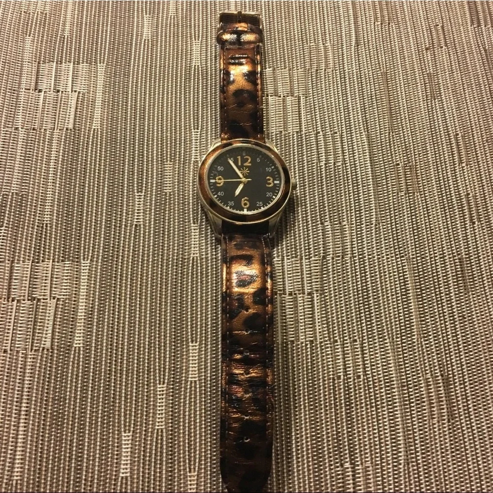 💍Issac Mizrahi Leopard Watch